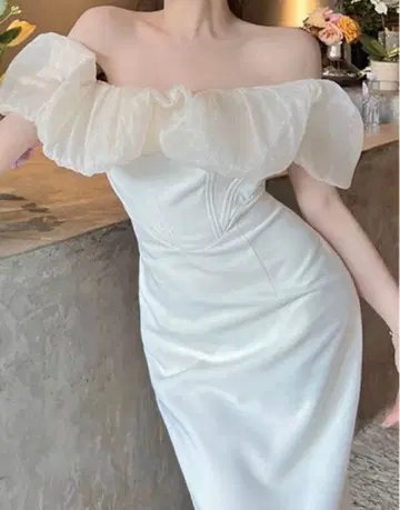 오프숄더 프릴 화이트 드레스 숄 포멀 롱 원피스