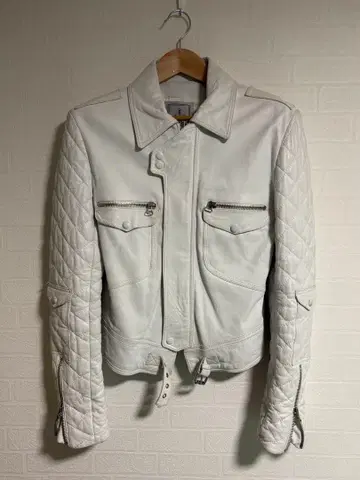 초기 JW 앤더슨 천연 가죽 자켓 화이트