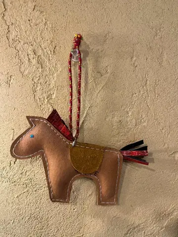 TV에서 소개된 [행운을 부르는 가죽 호스 참]