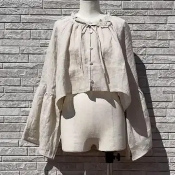 사만사 모스모스 타치카와 한정판 슬릿 벨 슬리브 블라우스 (아이보리)