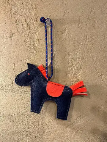 TV에서 소개된 [행운을 부르는 가죽 호스 참]