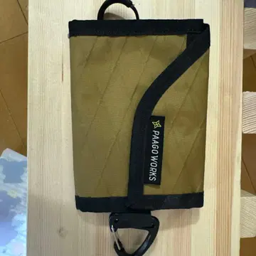 PAAGO WORKS 3단 폴더형 지갑 카키