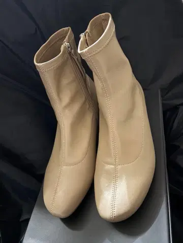 베이지 지퍼 달린 부츠 XL 25cm