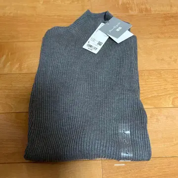 유니클로 마메쿠로구치 3D 리브 하이넥 스웨터 그레이 L 새상품