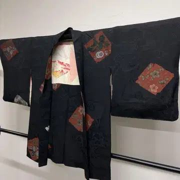 겉옷 색지 무늬 매화꽃 등롱(호즈키) 유선꽃 바탕 무늬 기모노 124tz