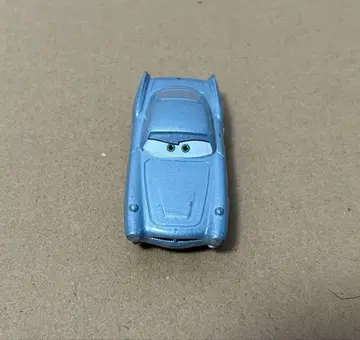 토미카 카즈 핀 맥미사일