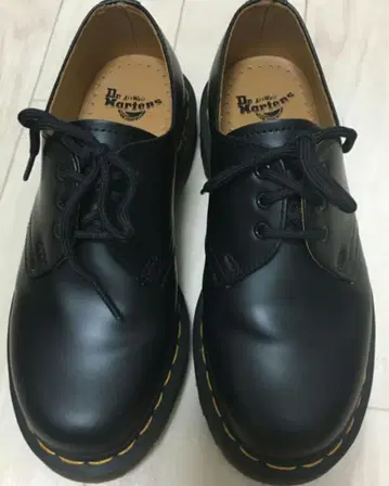 닥터마틴 3홀 블랙 UK10