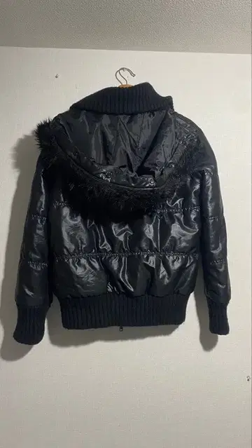 GKLAD NEWS 후드 퍼 다운 자켓 블랙 짧은 기장