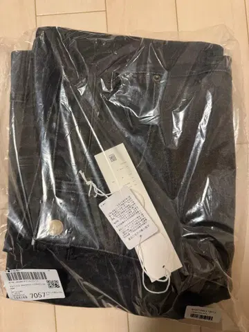 VINTAGE WASHED CURVED DENIM L 페이 데드스탁 블랙