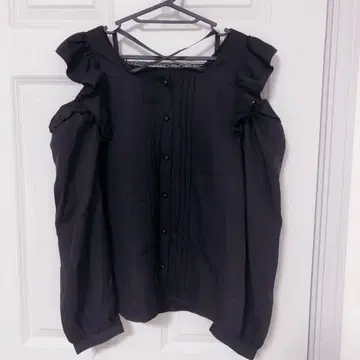 MARS 어깨 트임 새틴 리본 크로스 블라우스