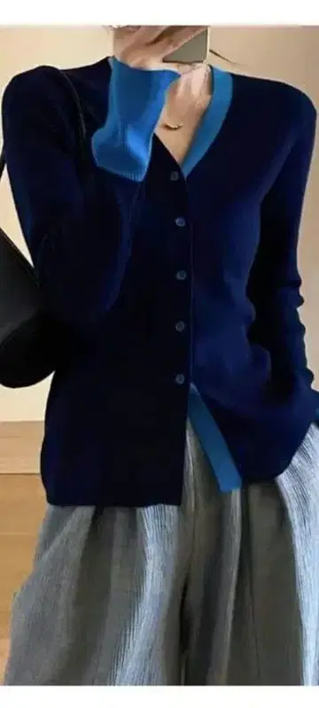 [ 미사용 새상품 ] 바이컬러 니트 가디건 긴팔 네이비