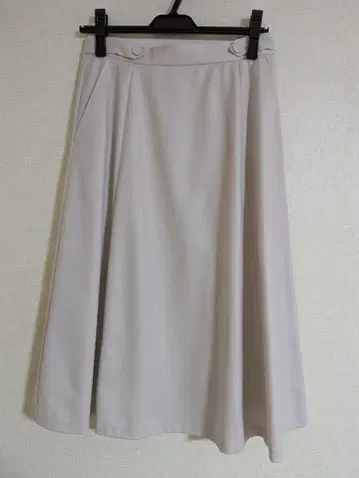 미사용 새상품 언타이틀 벨트 디자인 사키소니 스커트