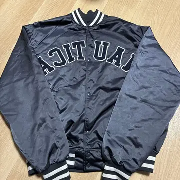 새상품급 Nautica 블랙 바시티 자켓