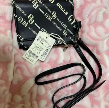 GYDA 모노그램 패턴 숄더백 블랙