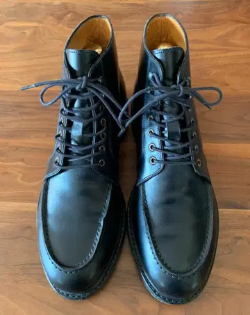 잘란 스리와야 U칩 부츠 UK8.5