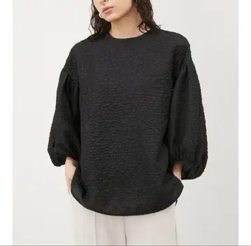 Mila Owen 크루넥 볼륨 슬리브 블라우스