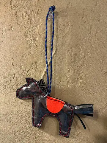 TV에서 소개된 [행운을 부르는 가죽 호스 참]