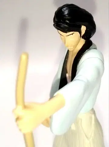 루팡 3세 이시카와 고에몽 피규어 파랑과 화이트 의상 참철검을 쥔 입상