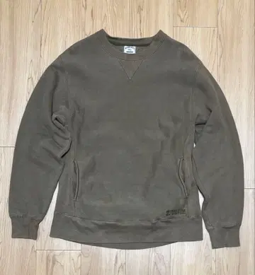 컴플리트 피네스 올리브 그린 트레이닝복