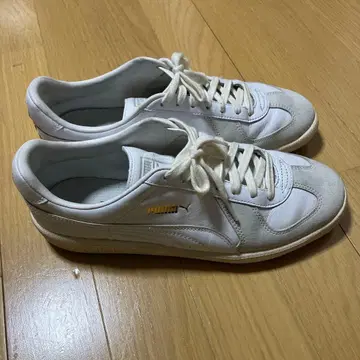 PUMA 화이트 스니커즈