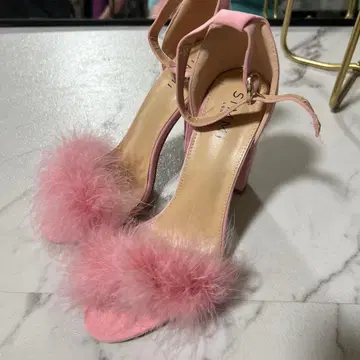 새상품 퍼 포함 핑크 앵클 스트랩 하이힐 해외 셀럽 25cm