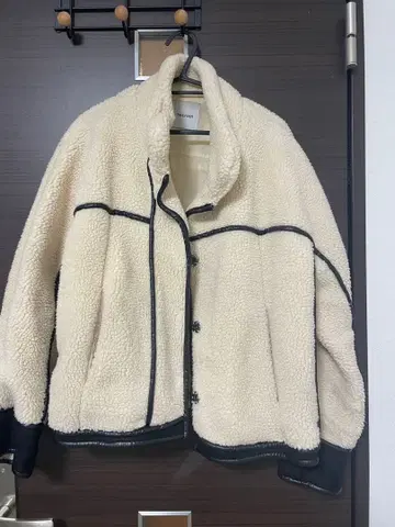 FIG&VIPER 보아 자켓 크림색