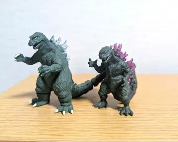 고질라 피규어 2체 세트