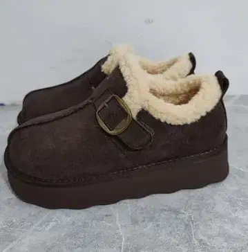 브라운 스웨이드 어그 부츠