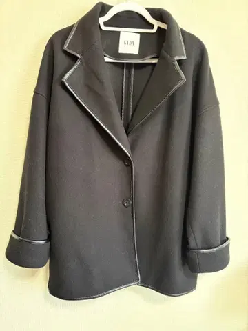 GYDA 블랙 체스터 코트