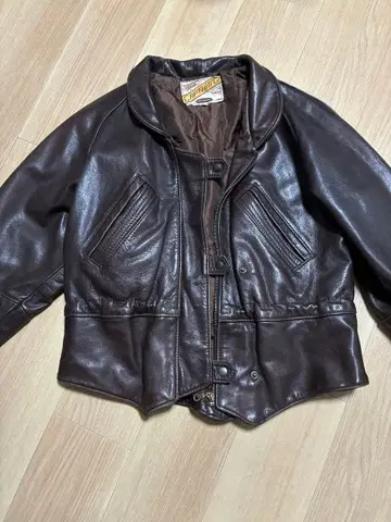 구매 후 미사용 새상품급 가죽 숏 자켓 다크 브라운