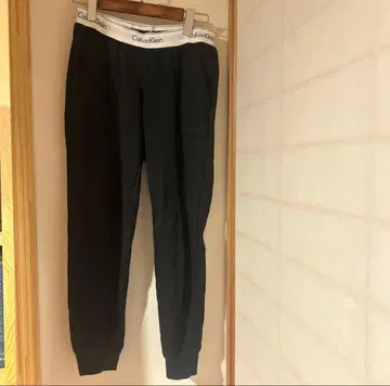 Calvin Klein 블랙 조거 팬츠