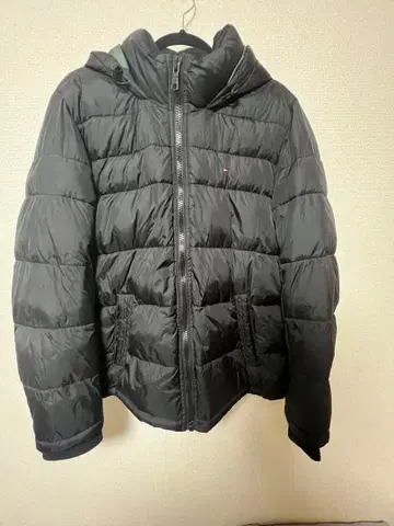 TOMMY HILFIGER 블랙 다운 자켓 M 사이즈