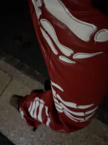 GUAPI 가죽 레드 플레어 팬츠 32