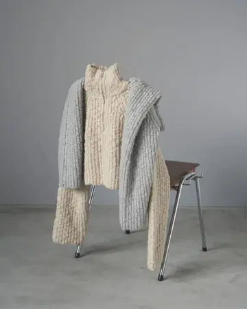 anuke Short Zip Knit