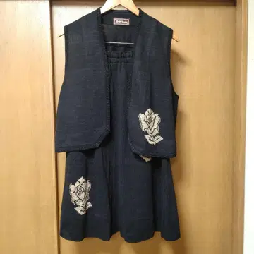 사이토 토요코 니트 베스트와 스커트 셋업