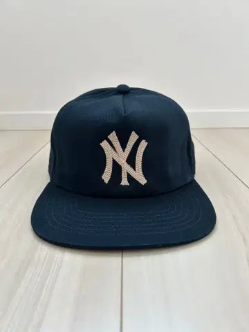 Monday suck 캡 네이비 맨데이삭