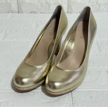 새상품급 Pitti 피티 골드 펌프스 23cm 결혼식 입학식 졸업식