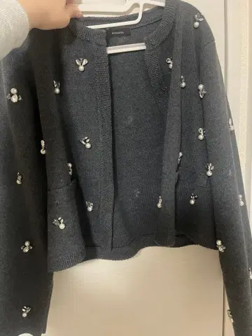 nuans 그레이 펄 장식 가디건
