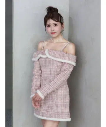 EATME 트위드 오프숄더 원피스