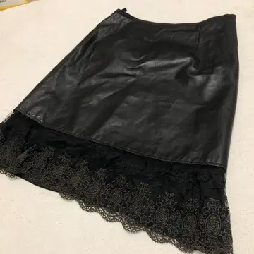 수입 로사 라무 가죽 스커트 블랙 럭셔리 자수 사이즈 44