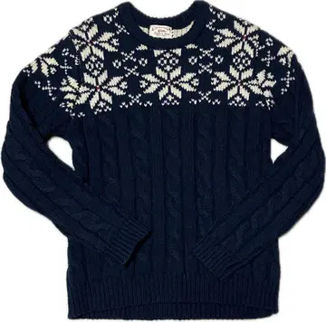 네이비 눈꽃 무늬 니트 스웨터