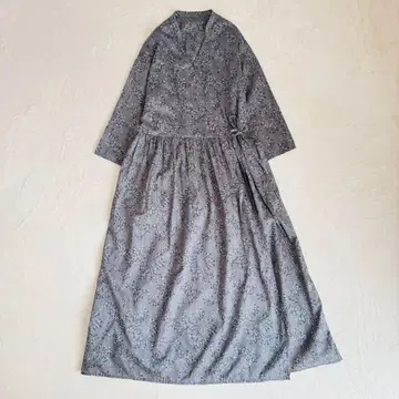 [ 미사용급 ] 북유럽 생활 잡화점 패턴을 두른 카슈쿨 원피스 안개꽃