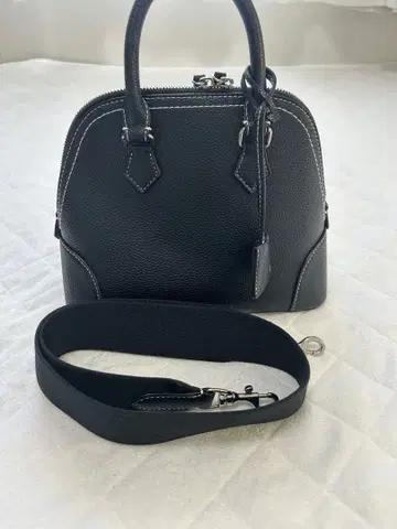 [ 새상품급 ] 미라 오웬 와이드 숄더 보스턴 백 블랙