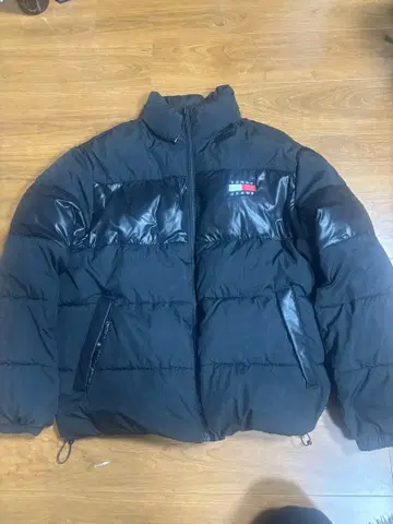 TOMMY JEANS 블랙 다운 자켓 M 사이즈