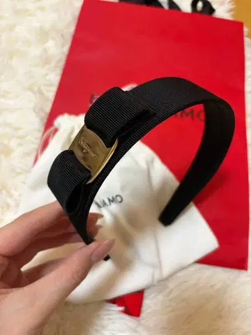 Ferragamo 블랙 리본 헤어밴드