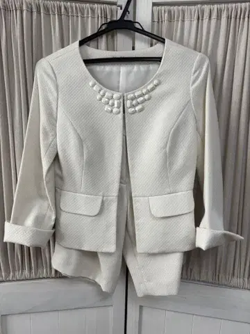 사일런트 매저리티 화이트 수트 셋업 포멀