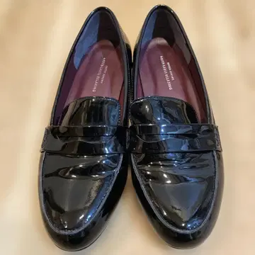 블랙 에나멜 로퍼