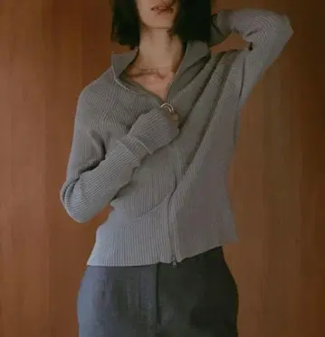 [새상품급] ETRE Tokyo 프론트 지퍼 리브 니트 풀오버 그레이