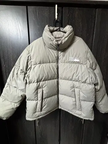 퍼스트 다운 그레이 다운 자켓