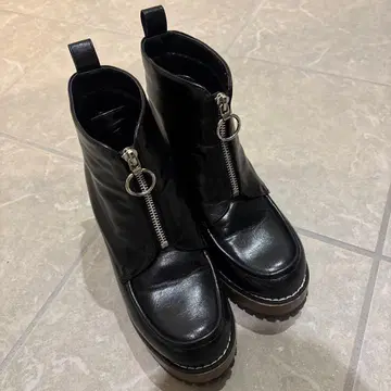 오리엔탈 트래픽 프론트 지퍼 통굽 부츠 L